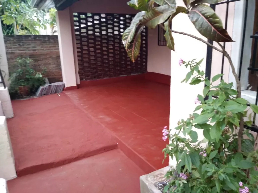 Se alquila residencia céntrica — foto 2