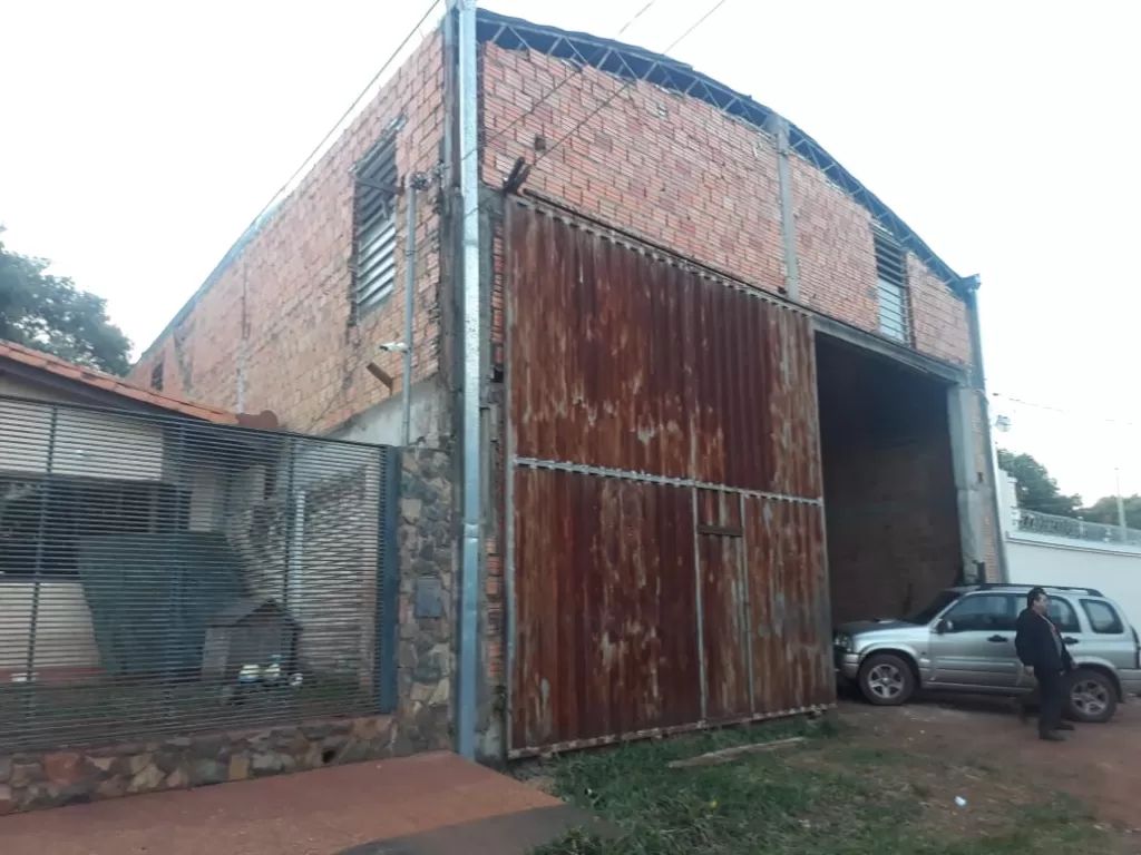 GALPON TINGLADO EN VENTA PARA TALLER O DEPÓSITO EN SAN LORENZO ZONA EX CASA CUBAS GRAU — foto 3