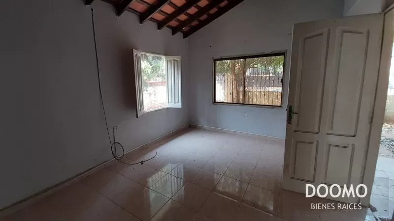 EN VENTA CASA EN FERNANDO DE LA MORA ZONA NORTE, CERCA DE MCAL LOPEZ Y MCAL ESTIGARRIBIA — foto 3