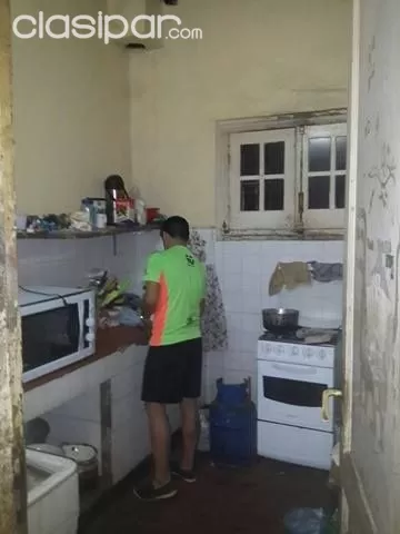 VENDO CASA ANTIGUA SOBRE 25 DE MAYO — foto 2