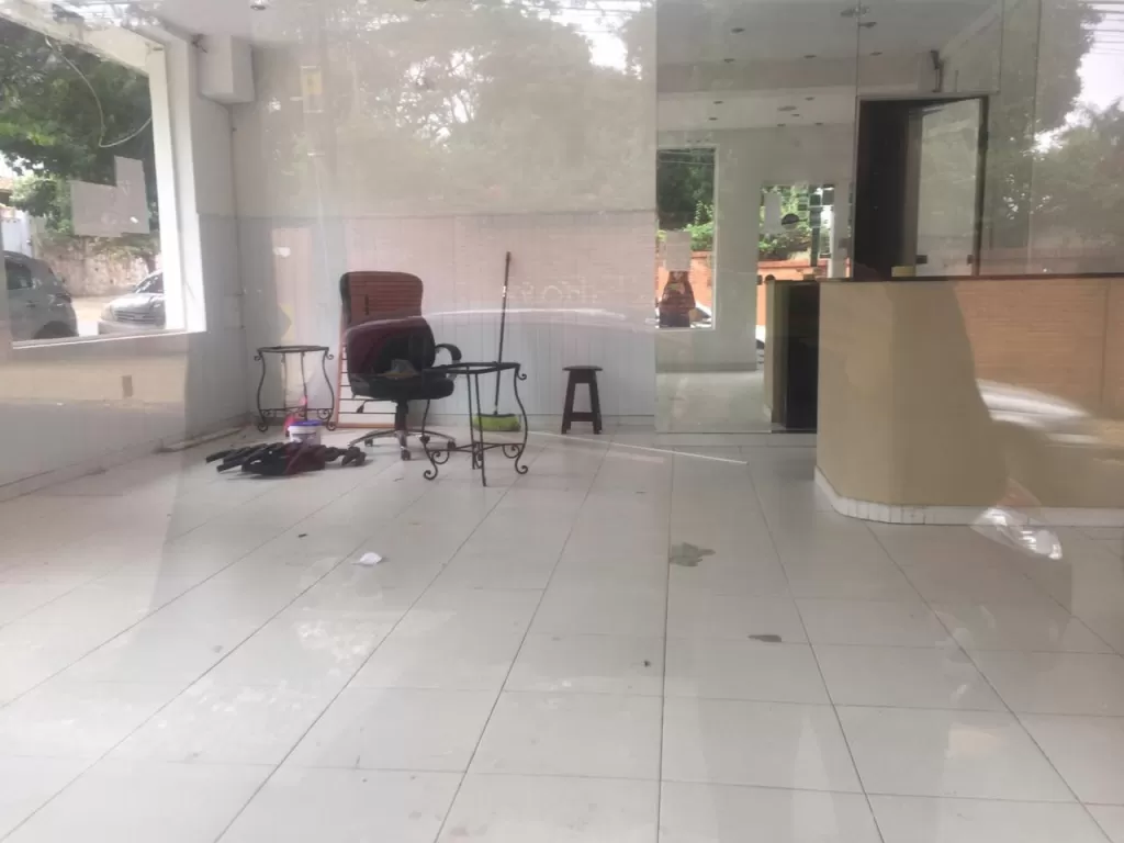 Salón en zona villamorra!!!!!! — foto 2