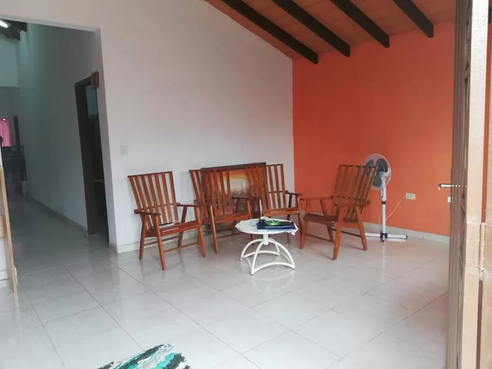 VENDO HERMOSA CASA CON TERRENO DE 960 METROS M2. EN REDUCTO SAN LORENZO. — foto 3