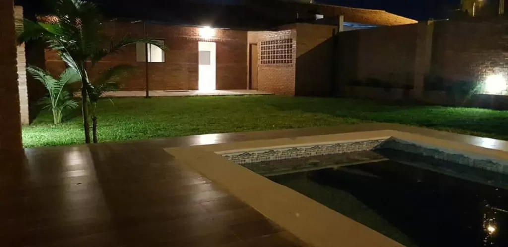 CASA DE 3 DORMITORIOS EN BARRIO CERRADO! — foto 2