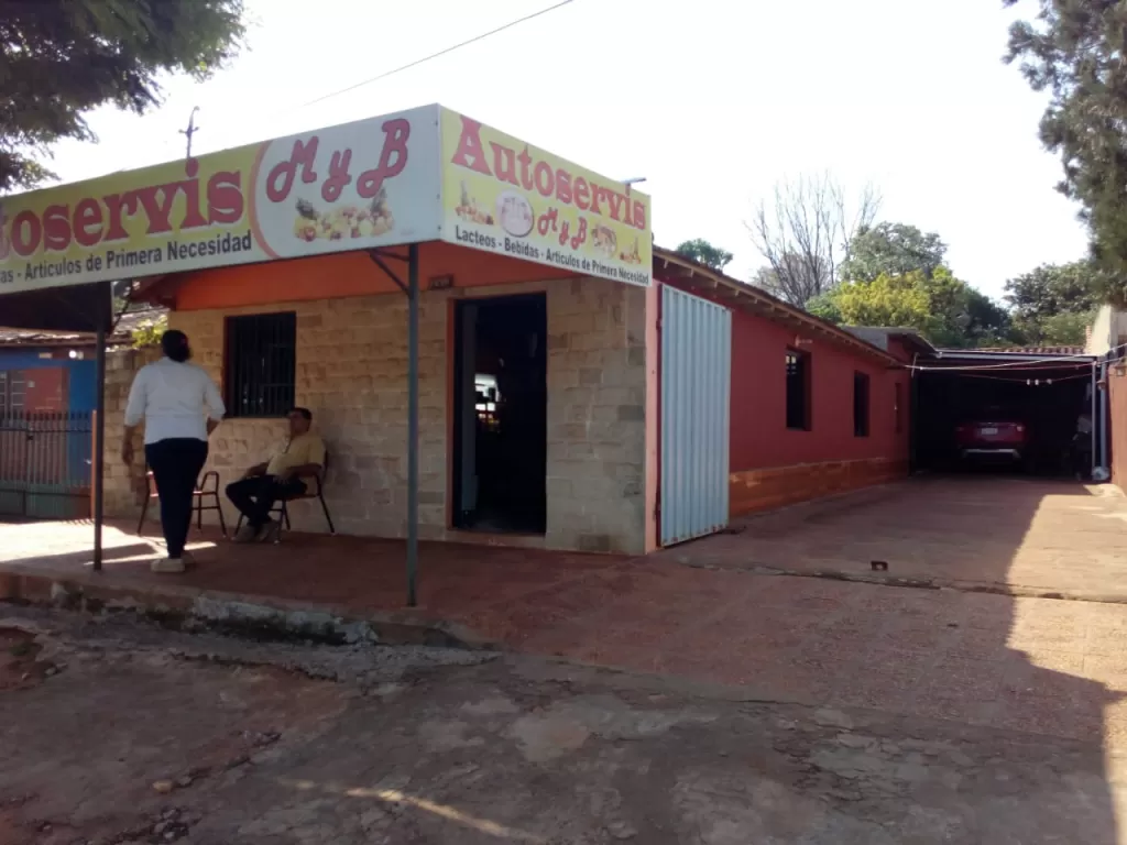 Remato casa y salon en San Ignacio Guasu. A 1 cuadra de ruta 1 — foto 2