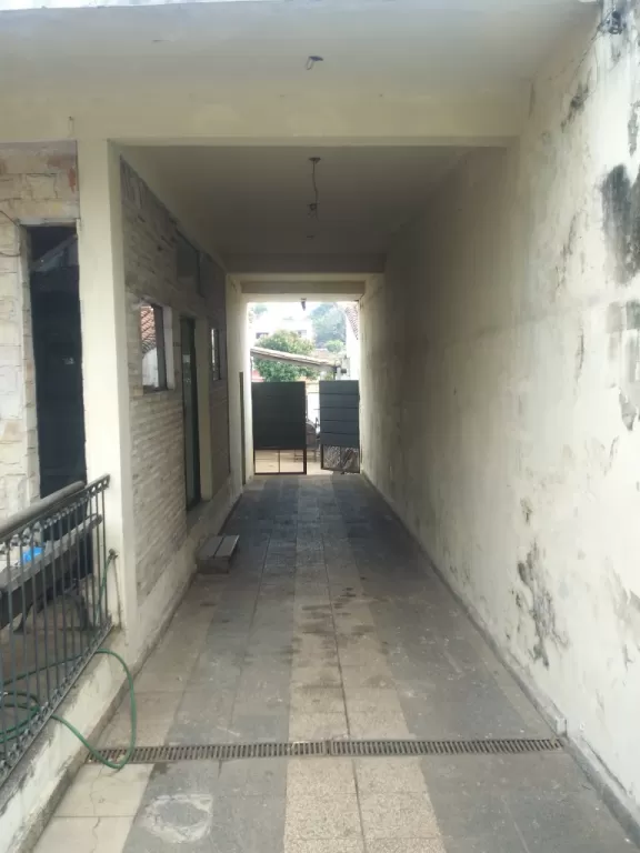 VENTA DE CASA PARTICULAR EN ZONA SAJONIA — foto 3