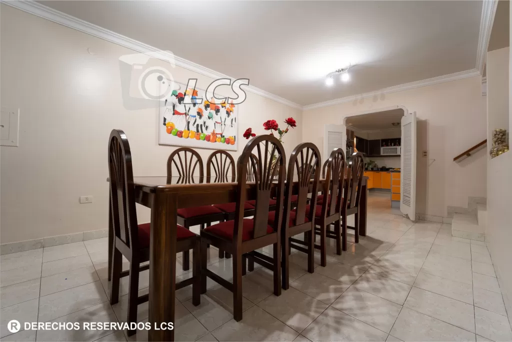 CASA EN BARRIO SANTA LIBRADA, ZONA AVDA. PERÓN — foto 2