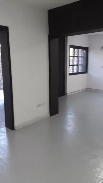 CASA RENOVADA PARA OFICINAS — foto 3