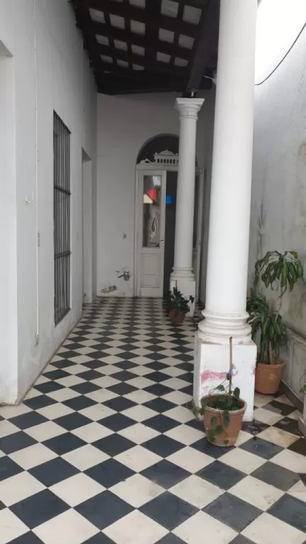 vendo casa antigua microcentro — foto 3