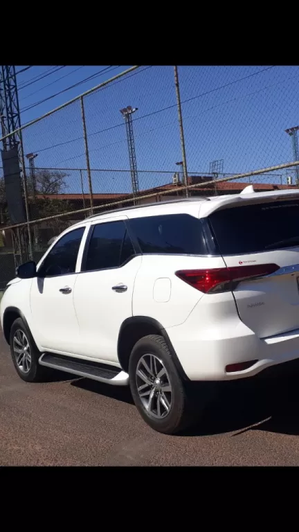 RECIBO TERRENO EN LAMBARE COMO PARTE DE PAGO.VENDO FORTUNER 2.017 DE TOYOTOSHI — foto 2