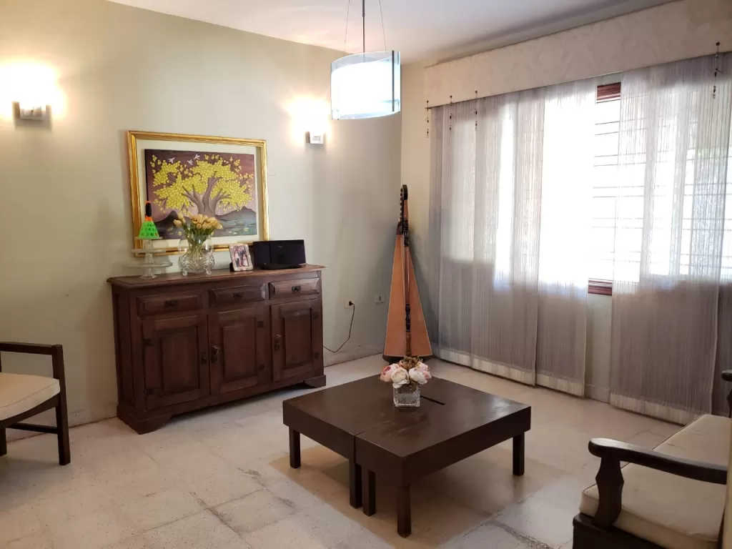 Vendo amplia Casa – Barrio Bella Vista — foto 2