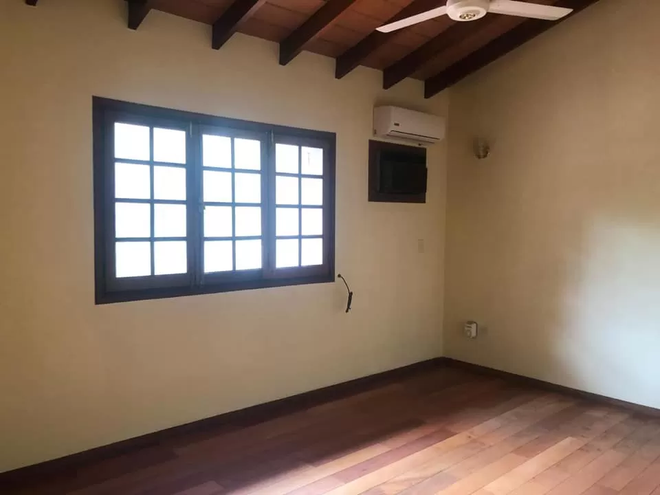 Alquilo o Vendo Hermosa Residencia en Barrio Herrera, — foto 2