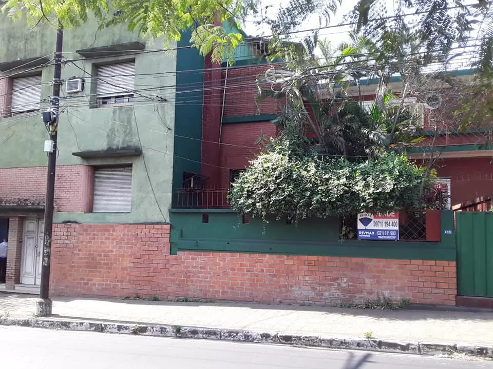 VENDO CASA ESPECIAL PARA INVERSIONISTA!! SOBRE RODRIGUEZ DE FRANCIA!! — foto 2