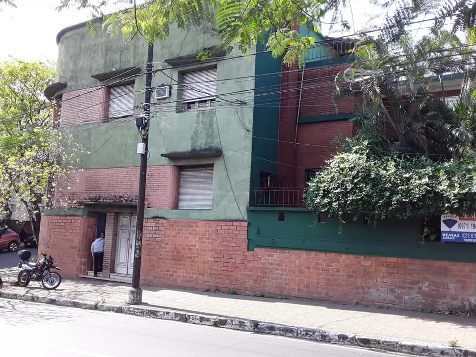 VENDO CASA ESPECIAL PARA INVERSIONISTA!! SOBRE RODRIGUEZ DE FRANCIA!! — foto 3