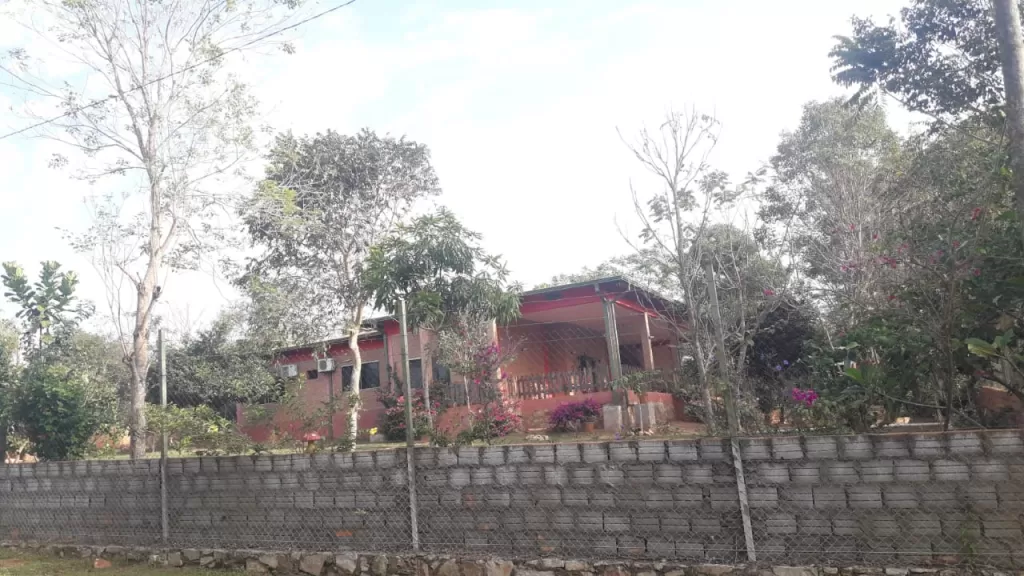 VENDO EN EL CENTRO MISMO DE NUEVA COLOMBIA UNA CASA. — foto 2