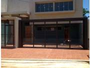 Vendo DUPLEX en LUQUE, BARRIO VILLA ADELA (4to barrio) detrás del BOURBON