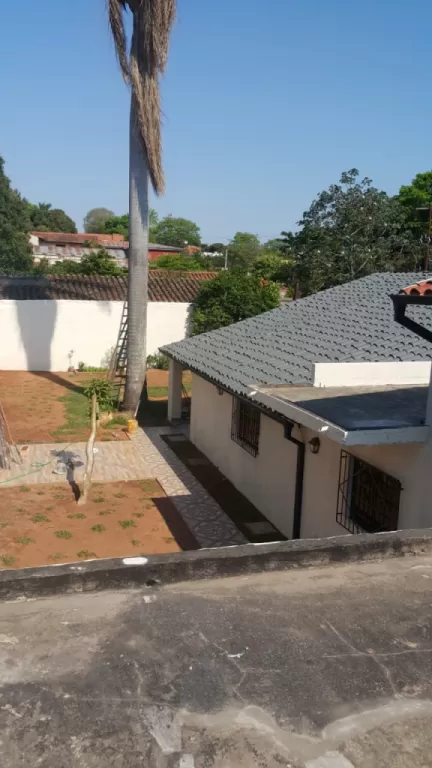 VENDO AMPLIA CASA EN ASUNCIÓN BARRIO VISTA ALEGRE A PASOS DEL INC — foto 3