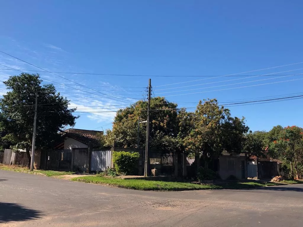 VENDO CASA EN ESQUINA EN LA CIUDAD DE LUQUE BARRIO BELLA VISTA — foto 3