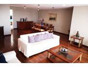 NUEVO PRECIO! IMPONENTE Y ELEGANTE DEPARTAMENTO EN EL BARRIO LAS MERCEDES