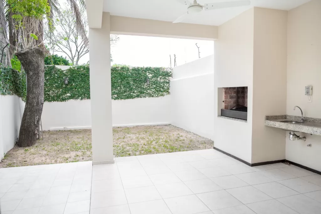 ALQUILO AMPLIO DUPLEX EN BARRIO - LOS LAURELES - RECOLETA- UNIV SAN CARLOS COD A0444 — foto 3