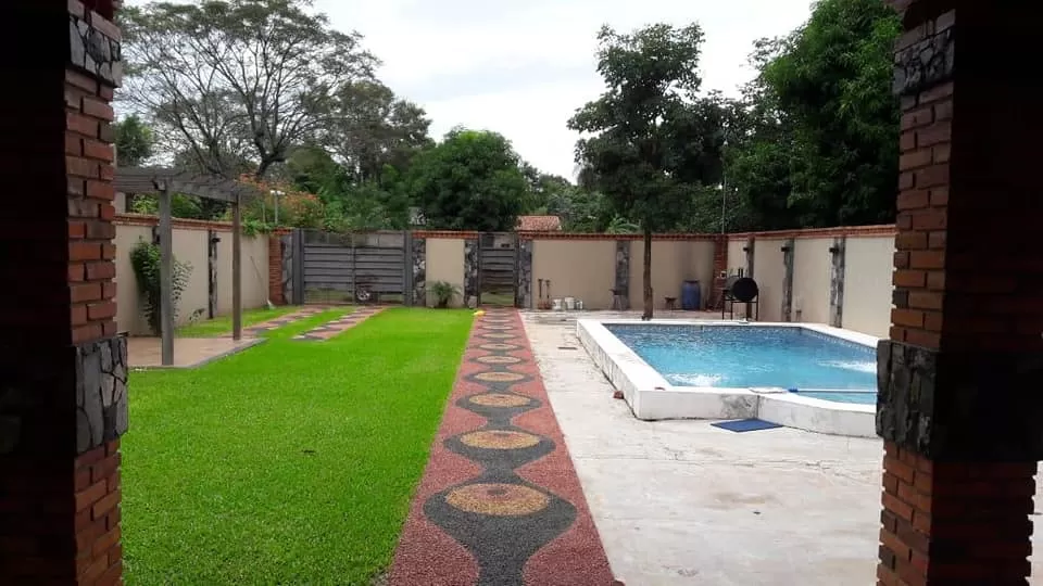 Vendo casa quinta en luque Marambure — foto 2
