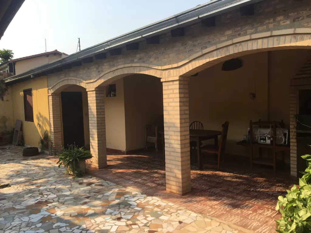 Vendo casa en zona privilegiada de Asuncion! Barrio San Jorge — foto 2