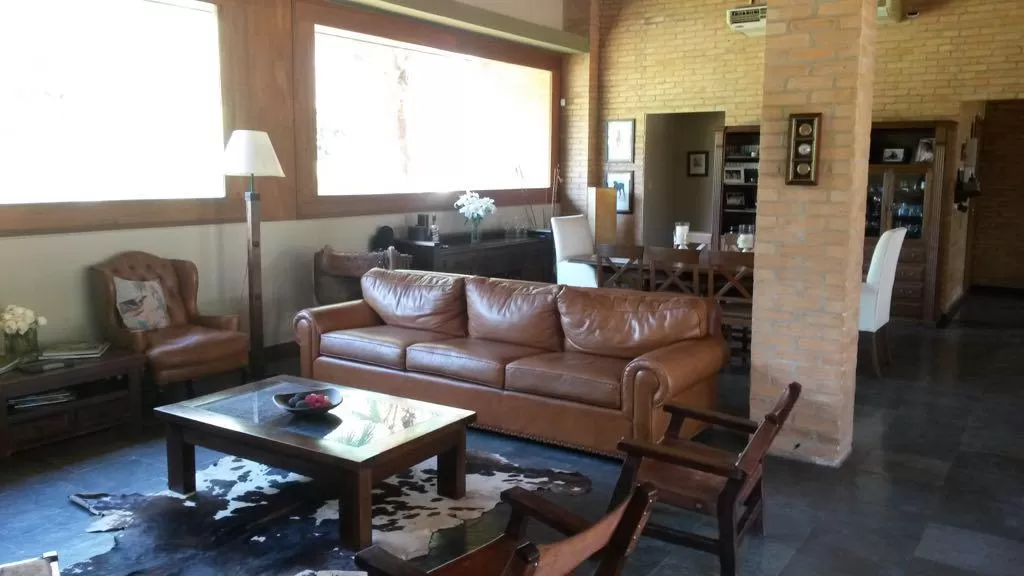 VENDO EXCLUSIVA CASA EN BARRIO HOLLYWOOD DE SURUBIÍ — foto 3