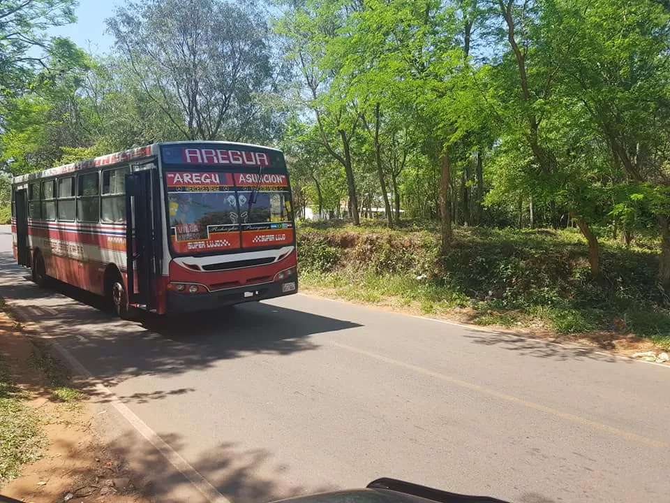Remato 2 terrenos en Aregua sobre calle empedrada — foto 3