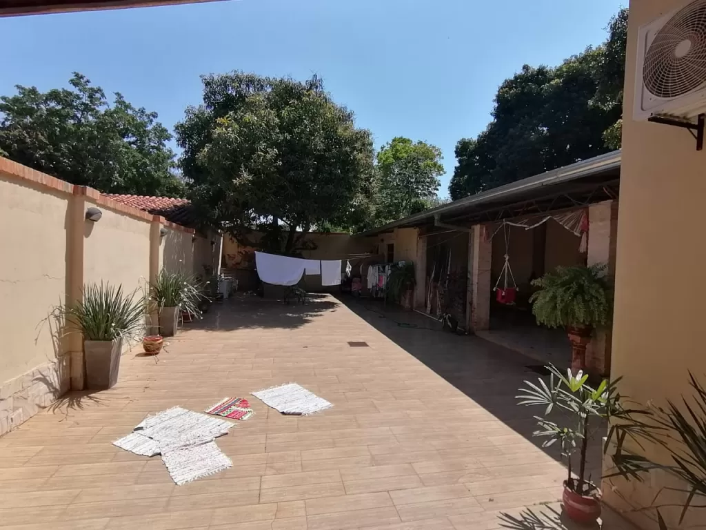 VENDO HERMOSA CASA EN LUQUE. J4138. — foto 2