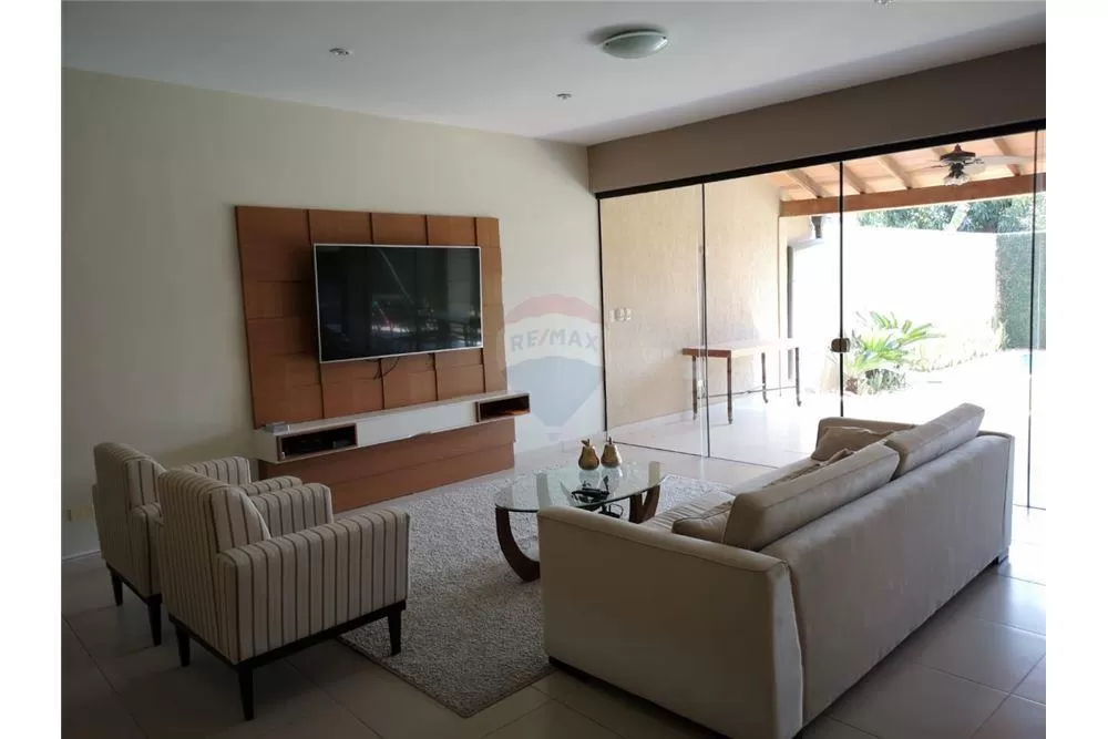 Residencia amoblada con buena ubicación 3,000 USD — foto 2
