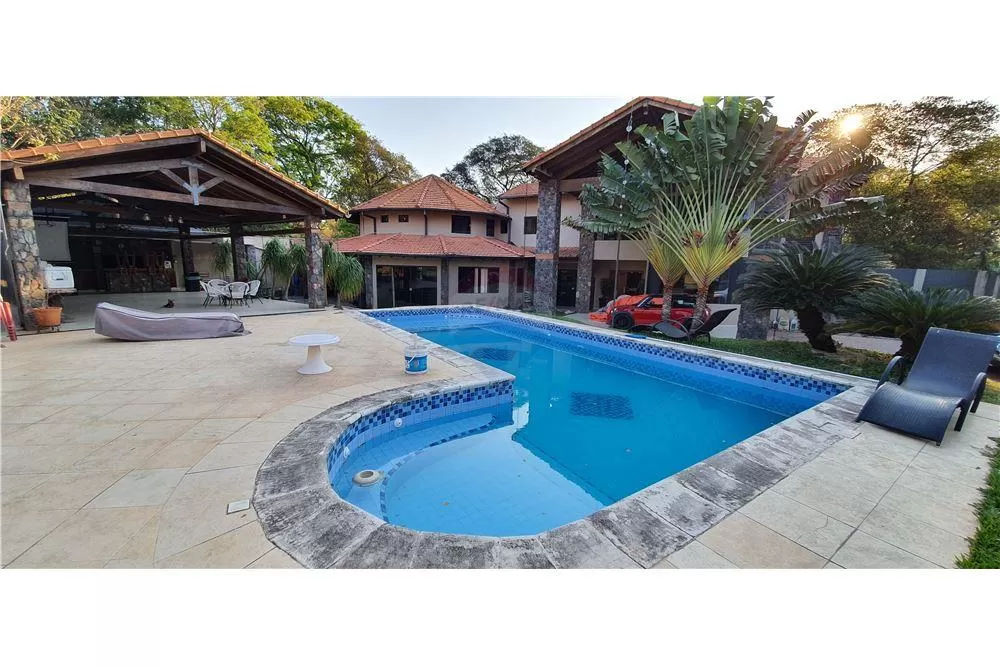 Gran Residencia de 3030 m2. - Zona UCA — foto 2