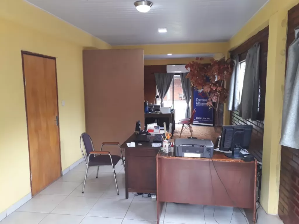 HERMOSA RESIDENCIA EN ENCARNACIÓN BARRIO QUITERIA. — foto 2