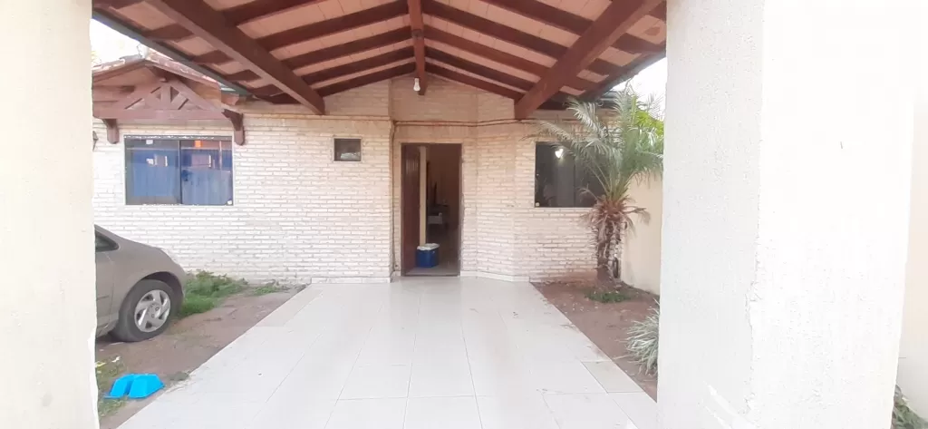 Vendo en OFERTA casa de 400m2 sobre la avda britez borges a 3 cuadras de la calle libertad — foto 2