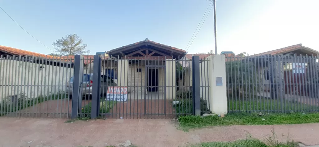 Vendo en OFERTA casa de 400m2 sobre la avda britez borges a 3 cuadras de la calle libertad — foto 3