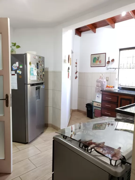 VENDO HERMOSA CASA EN ESQUINA - MBURUCUYA — foto 3