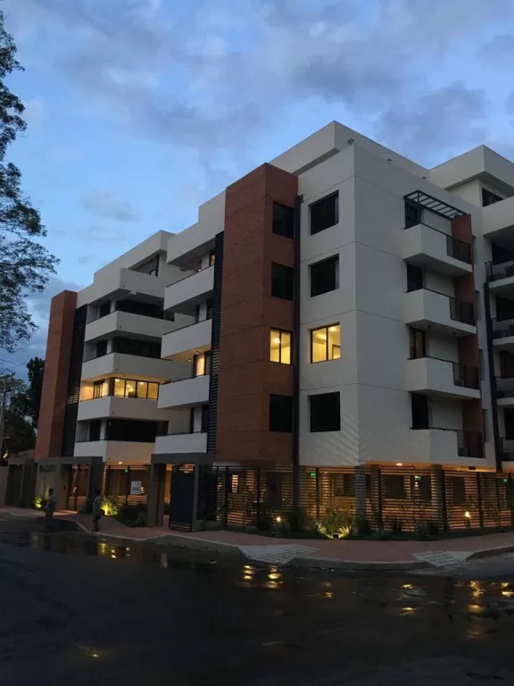 Alquilamos Depto en Villa Morra,Edif Erasmus — foto 2