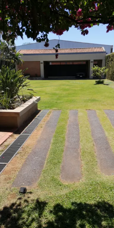 Hermoso patio y quincho para eventos — foto 3