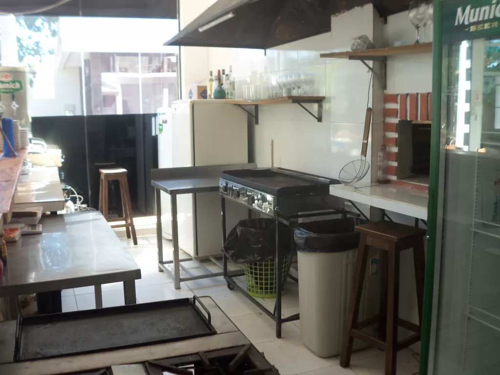 ESPECTACULAR SALON COMERCIAL EN VILLA MORRA ZONA DEL SHOPPING MCAL LOPEZ — foto 2