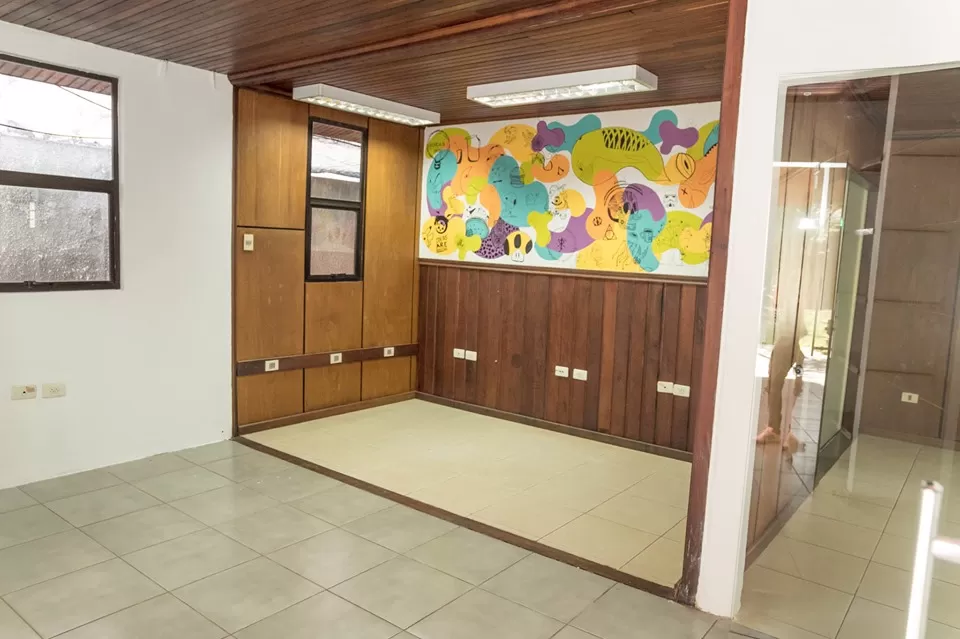 CASA EN EXCLUSIVO BARRIO RESIDENCIAL EN CIUDAD DEL ESTE — foto 2