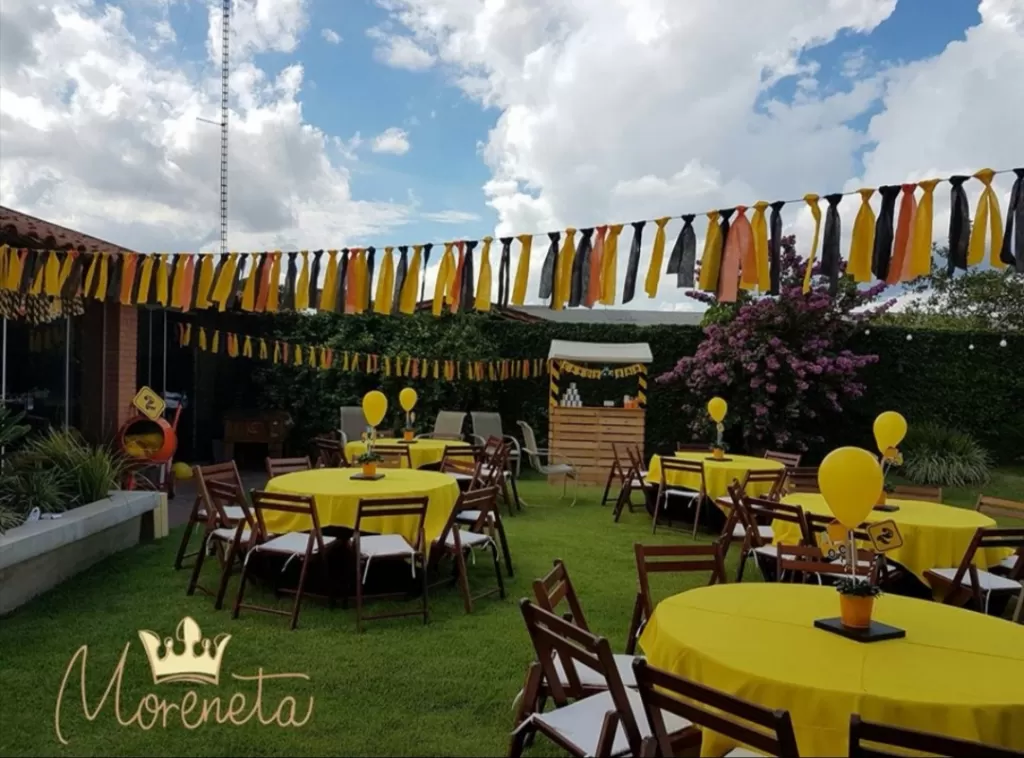Hermoso patio y quincho para eventos sociales — foto 2