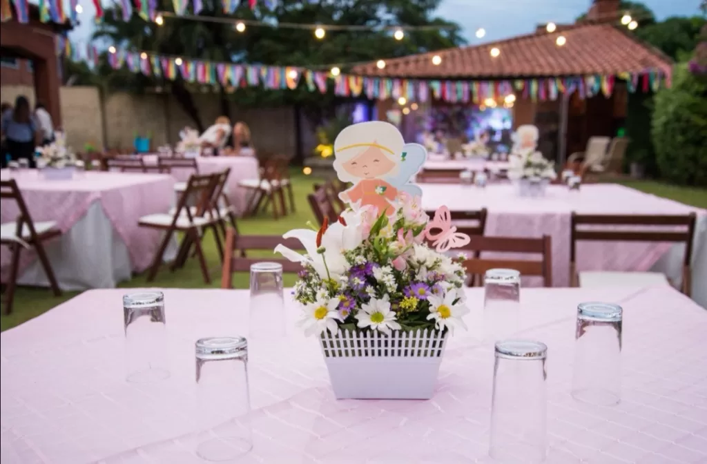 Hermoso patio y quincho para eventos sociales — foto 3