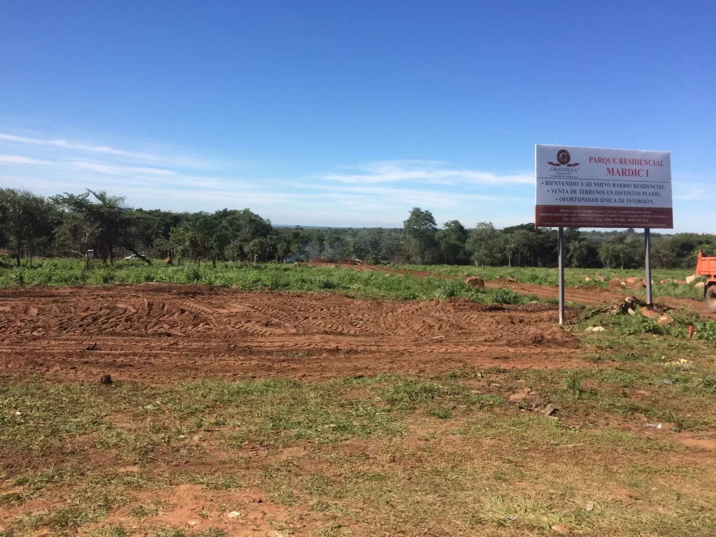 HERMOSOS TERRENOS EN EL CENTRO DE EMBOSCADA — foto 2