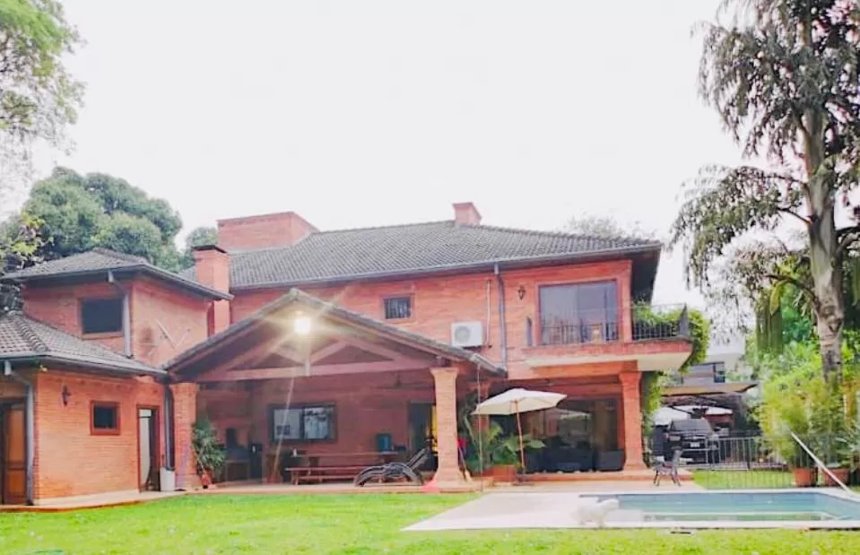 VENDO RESIDENCIA EN BARRIO YCUA SATI — foto 2