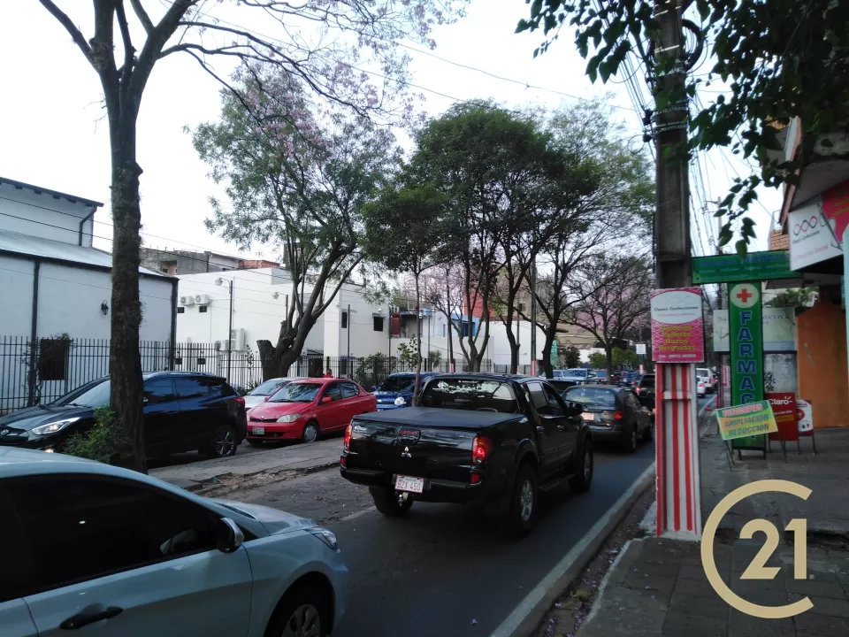 EN VENTA TERRENO EN EL CENTRO DE SAN LORENZO — foto 2