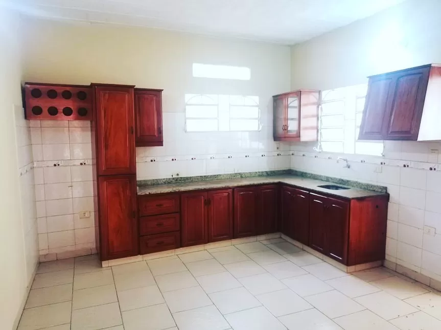 VENDO DUPLEX EN LUQUE — foto 2