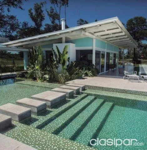CASA DE VERANEO RE TOP MODERNA EN CARÁCTER DE ESTRENO SOBRE EL RIO!! — foto 2
