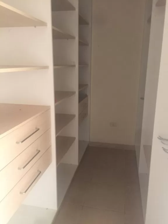 Alquilo Hermosa Casa en Condominio Cerrado – Barrio Mcal Estigarribia — foto 3