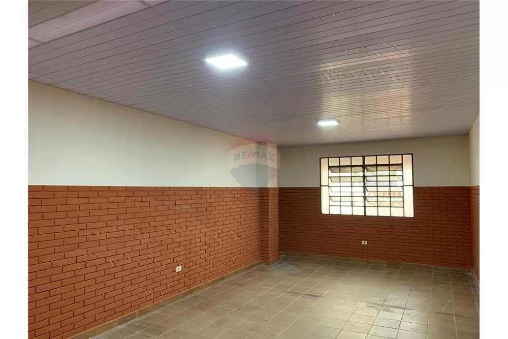 VENDO EDIFICIO COMERCIAL EN EL CENTRO DE ASUNCION 515,000 USD — foto 3