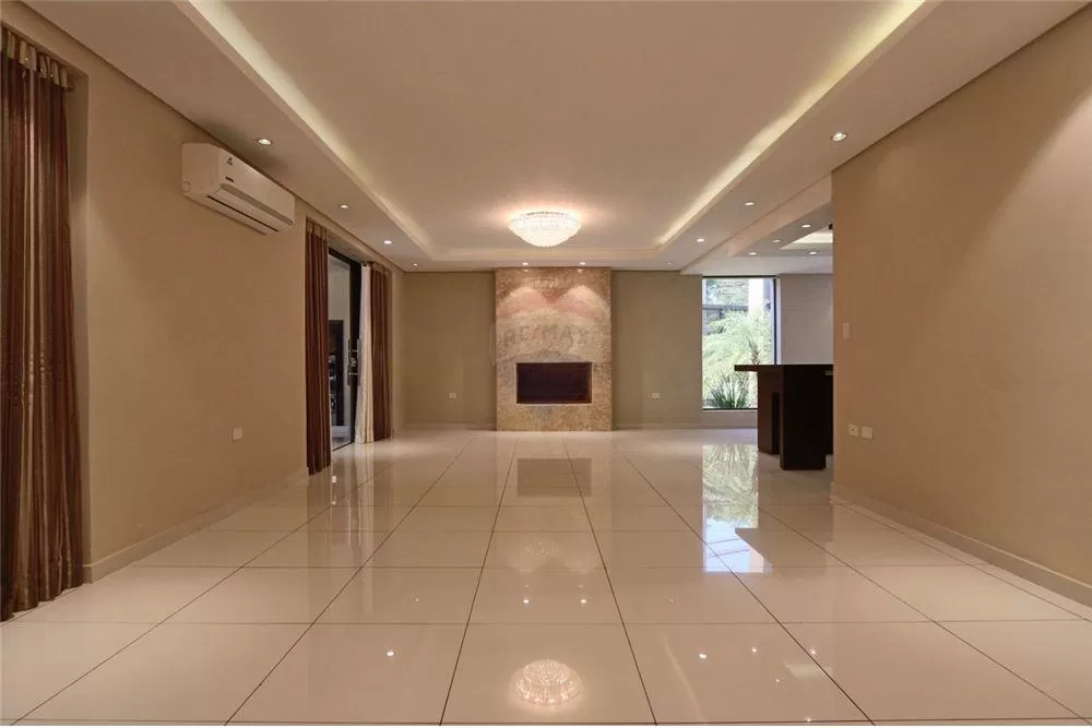 VENTA Fina Residencia, ambientes amplios B Herrera. — foto 3