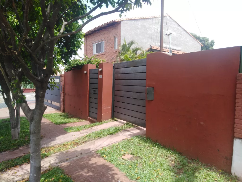 CASA OFERTA EN ASUNCIÓN, ACEPTO RODADO COMO PARTE DE PAGO. — foto 3