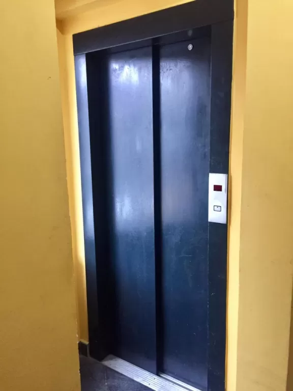ALQUILO DPTO. CENTRICO CON 2 COCHERAS!!! — foto 2